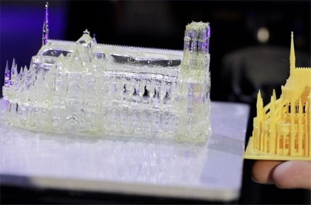 高效！精準(zhǔn)！現(xiàn)場(chǎng)體驗(yàn)超高速光固化3D打印機(jī)