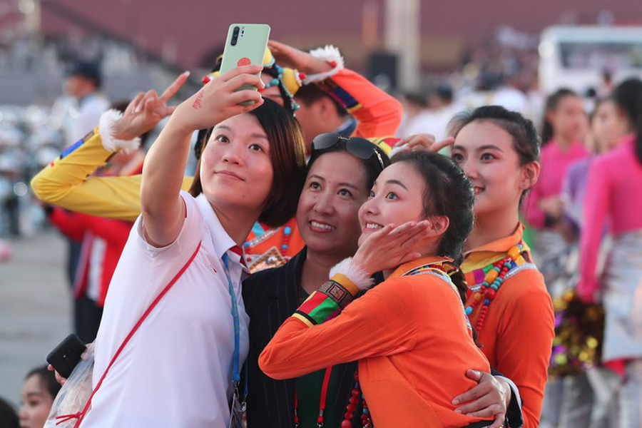 今晚，我們歡聚在天安門廣場