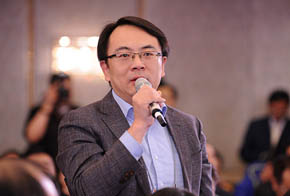 新華社、新華網(wǎng)記者提問(wèn)