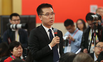 中央電視臺、中國國際電視臺記者提問