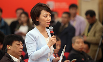 中央電視臺(tái)、中國國際電視臺(tái)記者提問