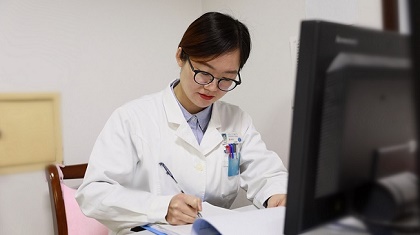 有才！這位女醫(yī)生自創(chuàng)說唱視頻，讓科普更&ldquo;接地氣&rdquo;