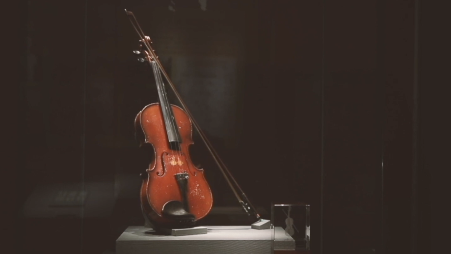 紅色百寶 奮斗百年丨第16集：一把琴，一個(gè)人，一首歌