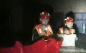 整理箱變小船 小朋友，消防員叔叔來(lái)了！