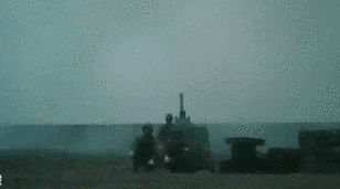 震撼！新型火炮參與實(shí)彈射擊演練