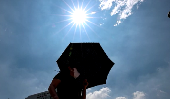 60℃！ 韓國多地迎高溫 柏油路幾近融化