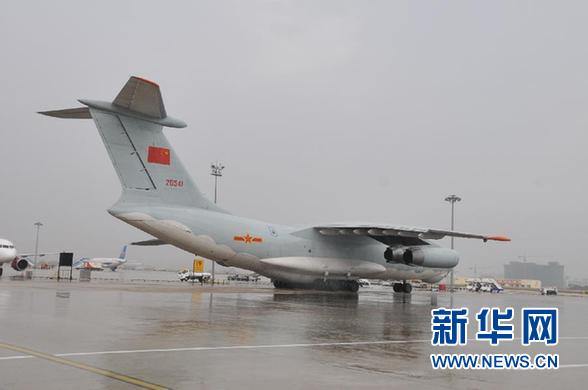(搜尋馬航370航班·圖文互動)(5)中國空軍3架運輸機(jī)抵達(dá)馬來西亞 將展開海外搜救行動