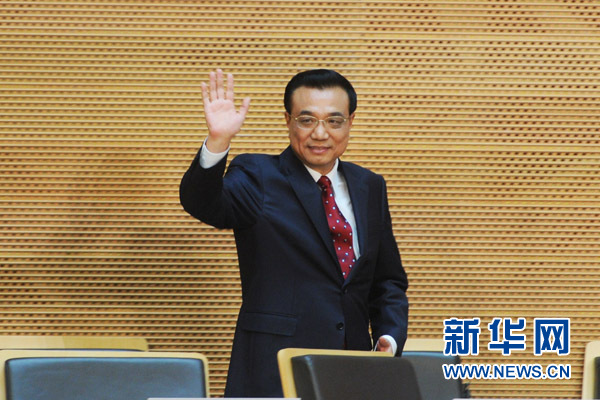 5月5日，中國(guó)國(guó)務(wù)院總理李克強(qiáng)在位于亞的斯亞貝巴的非洲聯(lián)盟總部發(fā)表題為《開(kāi)創(chuàng)中非合作更加美好的未來(lái)》的演講。 新華社記者 謝環(huán)馳 攝 