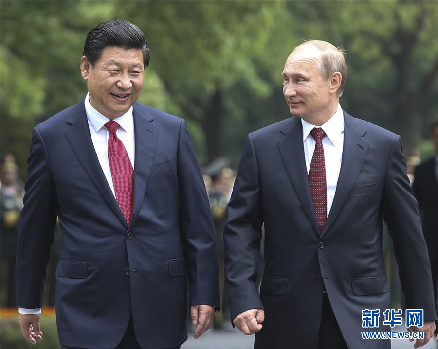 這是會(huì)談前，習(xí)近平在上海西郊會(huì)議中心廣場為普京舉行歡迎儀式。新華社記者 蘭紅光 攝 