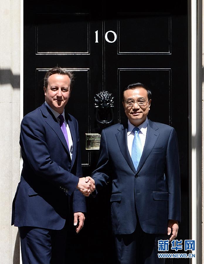 6月17日，國務(wù)院總理李克強在倫敦唐寧街10號首相府同英國首相卡梅倫舉行中英總理年度會晤。新華社記者 李濤 攝