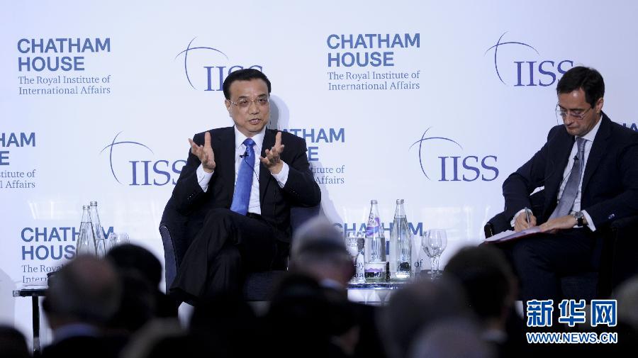6月18日，國務(wù)院總理李克強在倫敦金融城市長官邸面向英國皇家國際問題研究所和國際戰(zhàn)略研究所兩大智庫發(fā)表題為《共建包容發(fā)展的美好世界》的演講。新華社記者 張鐸 攝 