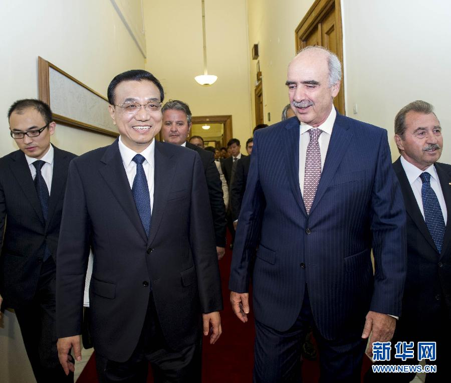 6月19日，國務(wù)院總理李克強(qiáng)在希臘議會大廈會見希臘議長米馬拉基斯。新華社記者 王曄 攝