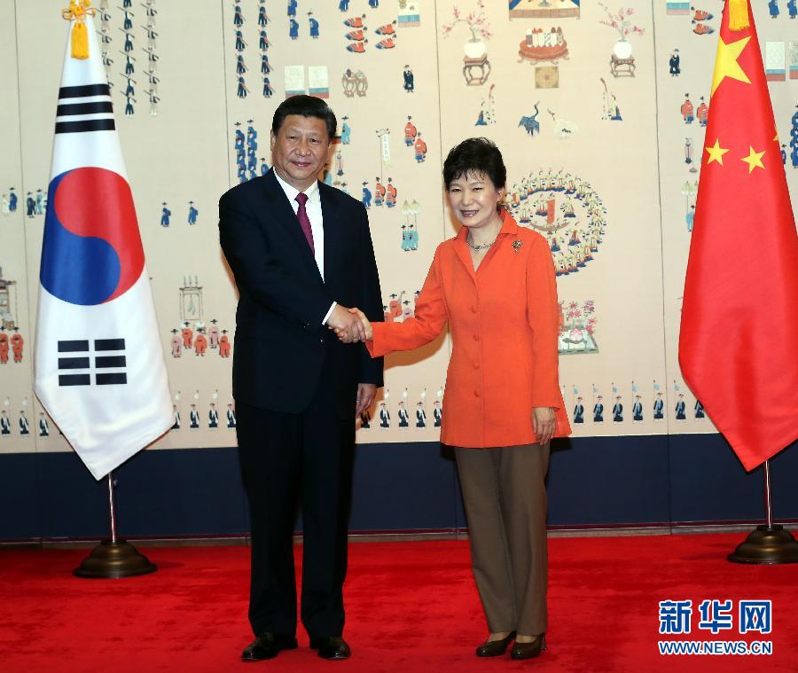 7月3日，國家主席習(xí)近平在首爾同韓國總統(tǒng)樸槿惠舉行會(huì)談。新華社記者 蘭紅光 攝