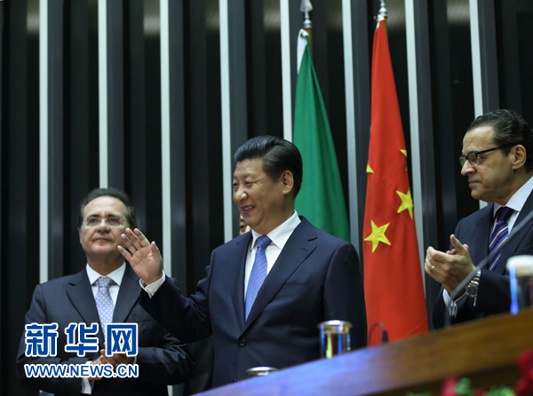 7月16日，國(guó)家主席習(xí)近平在巴西國(guó)會(huì)發(fā)表《弘揚(yáng)傳統(tǒng)友好共譜合作新篇》的演講。 新華社記者 蘭紅光 攝 