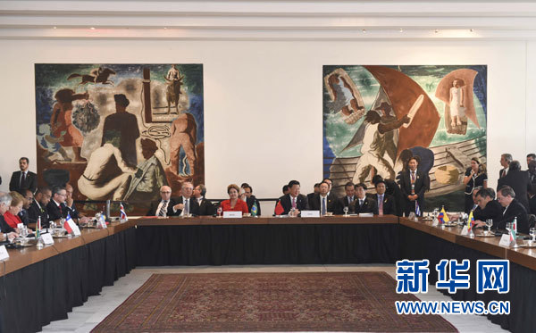 當?shù)貢r間7月17日，國家主席習近平出席在巴西利亞舉行的中國－拉美和加勒比國家領導人會晤。 新華社記者 李學仁 攝