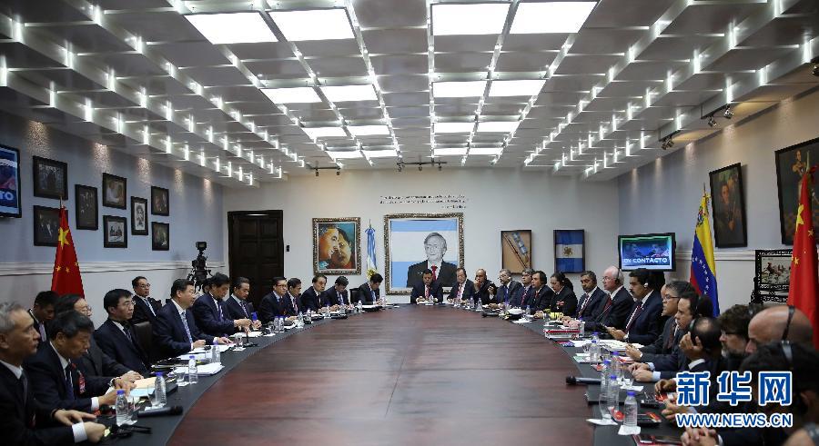 當(dāng)?shù)貢r(shí)間7月20日，國(guó)家主席習(xí)近平在加拉加斯同委內(nèi)瑞拉總統(tǒng)馬杜羅舉行會(huì)談。 新華社記者蘭紅光攝 