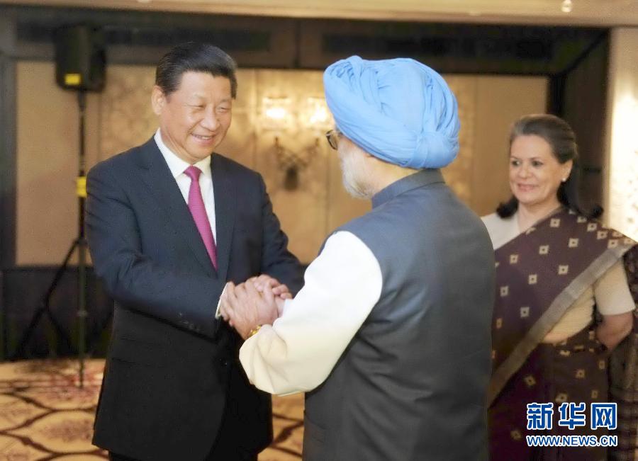 9月19日，國家主席習(xí)近平在新德里會見印度國大黨主席索尼婭&middot;甘地和前總理辛格。 新華社記者張鐸攝