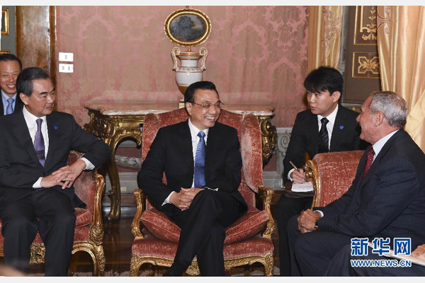 10月15日，中國國務院總理李克強在羅馬會見意大利參議長格拉索。 新華社記者謝環(huán)馳攝 