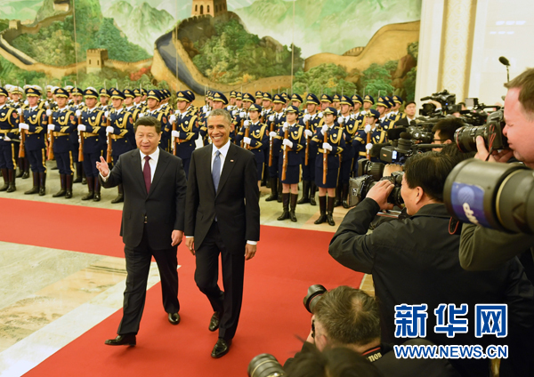 11月12日，國(guó)家主席習(xí)近平在北京人民大會(huì)堂舉行歡迎儀式，歡迎美國(guó)總統(tǒng)奧巴馬對(duì)中國(guó)進(jìn)行國(guó)事訪問。 新華社記者 劉建生 攝