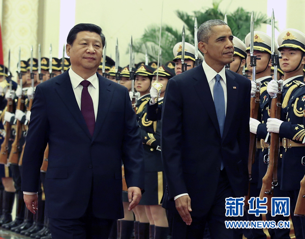 11月12日，國(guó)家主席習(xí)近平在北京人民大會(huì)堂舉行歡迎儀式，歡迎美國(guó)總統(tǒng)奧巴馬對(duì)中國(guó)進(jìn)行國(guó)事訪問。 新華社記者 龐興雷 攝