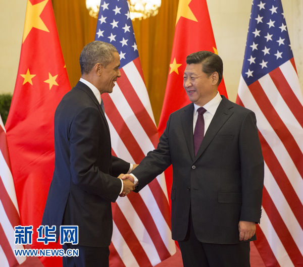 11月12日，國(guó)家主席習(xí)近平在北京人民大會(huì)堂舉行歡迎儀式，歡迎美國(guó)總統(tǒng)奧巴馬對(duì)中國(guó)進(jìn)行國(guó)事訪問。 新華社記者 李學(xué)仁 攝