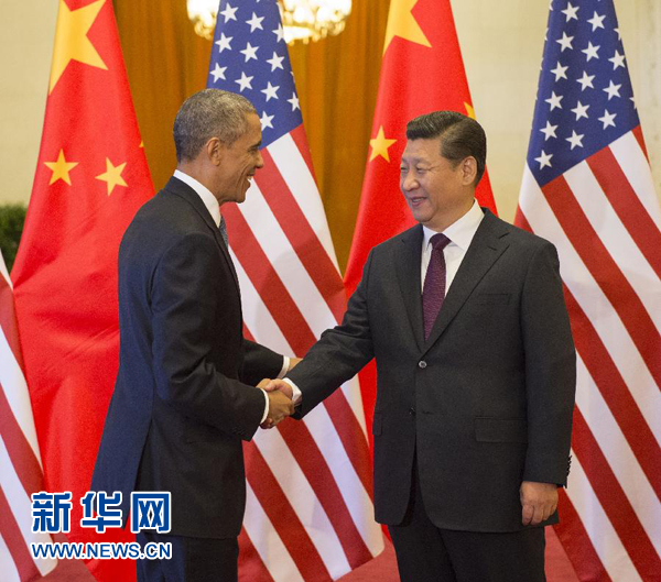 11月12日，國(guó)家主席習(xí)近平在北京人民大會(huì)堂舉行歡迎儀式，歡迎美國(guó)總統(tǒng)奧巴馬對(duì)中國(guó)進(jìn)行國(guó)事訪問(wèn)。 新華社記者 李學(xué)仁 攝