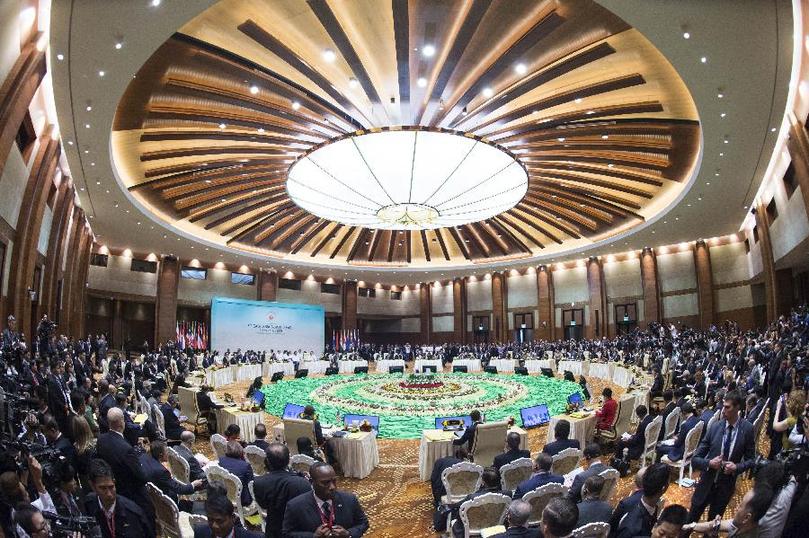  11月13日，中國國務院總理李克強在緬甸內(nèi)比都出席第九屆東亞峰會。 新華社記者 王曄 攝