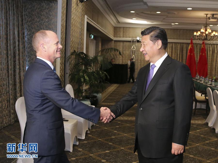 11月16日，國家主席習近平在布里斯班會見澳大利亞昆士蘭州州長紐曼。 新華社記者丁林攝 