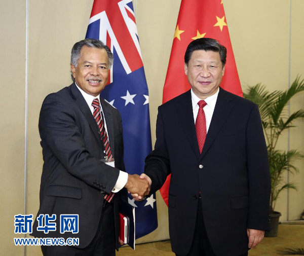 11月22日，國(guó)家主席習(xí)近平在斐濟(jì)楠迪會(huì)見(jiàn)庫(kù)克群島總理普納。新華社記者丁林?jǐn)z 