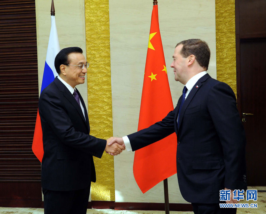 12月15日，中國(guó)國(guó)務(wù)院總理李克強(qiáng)在阿斯塔納會(huì)見(jiàn)俄羅斯總理梅德韋杰夫。 新華社記者 饒愛(ài)民 攝