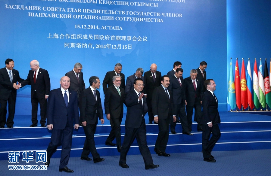 12月15日，中國(guó)國(guó)務(wù)院總理李克強(qiáng)在阿斯塔納出席上海合作組織成員國(guó)政府首腦理事會(huì)第十三次會(huì)議。 新華社記者 龐興雷 攝