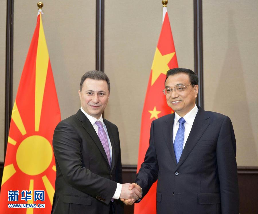 12月17日，中國(guó)國(guó)務(wù)院總理李克強(qiáng)在貝爾格萊德會(huì)見馬其頓總理格魯埃夫斯基。 新華社記者劉力航攝 