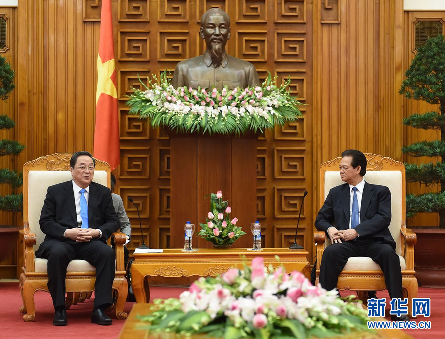 12月25日至27日，中共中央政治局常委、全國政協(xié)主席俞正聲對越南進(jìn)行正式訪問。這是12月26日，俞正聲在河內(nèi)會見越南政府總理阮晉勇。 新華社記者劉建生攝