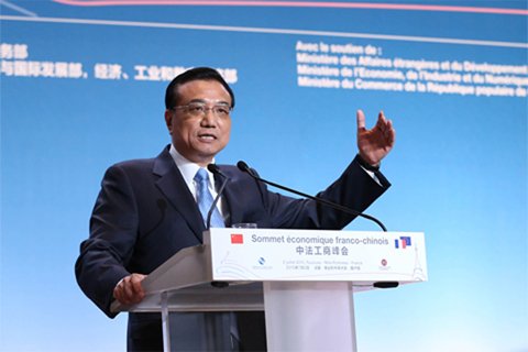 李克強總理2日在中法工商峰會演講時表示，中法建交50年來，兩國關(guān)系積累了寶貴經(jīng)驗，未來50年的中法關(guān)系將更燦爛輝煌。中國政府網(wǎng)