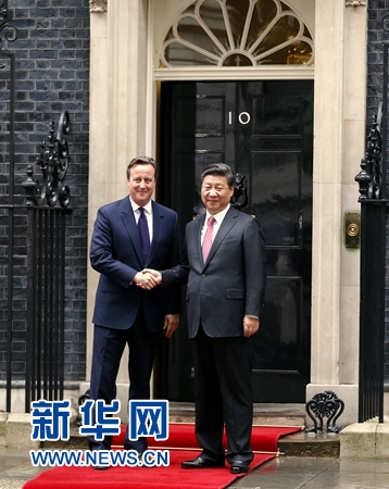 10月21日，國家主席習(xí)近平在倫敦唐寧街首相府同英國首相卡梅倫舉行會(huì)談。 新華社記者 鞠鵬 攝 