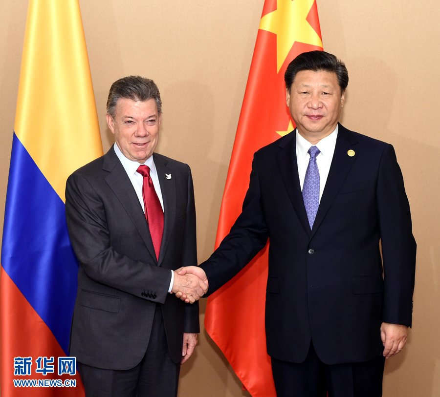 11月18日，國家主席習(xí)近平在菲律賓馬尼拉會見哥倫比亞總統(tǒng)桑托斯。 新華社記者 饒愛民 攝