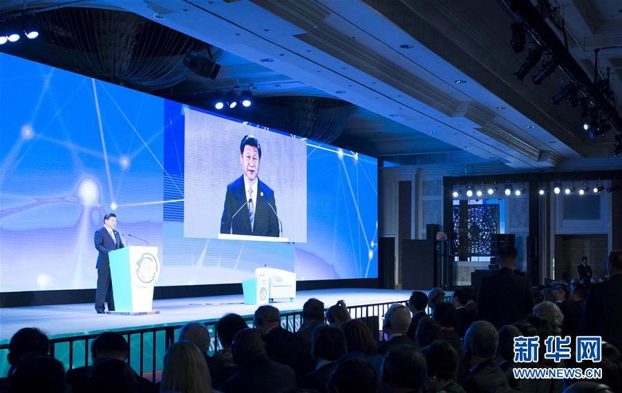 11月18日，國家主席習(xí)近平在菲律賓馬尼拉出席亞太經(jīng)合組織（APEC）工商領(lǐng)導(dǎo)人峰會并發(fā)表主旨演講。 新華社記者 王曄 攝 