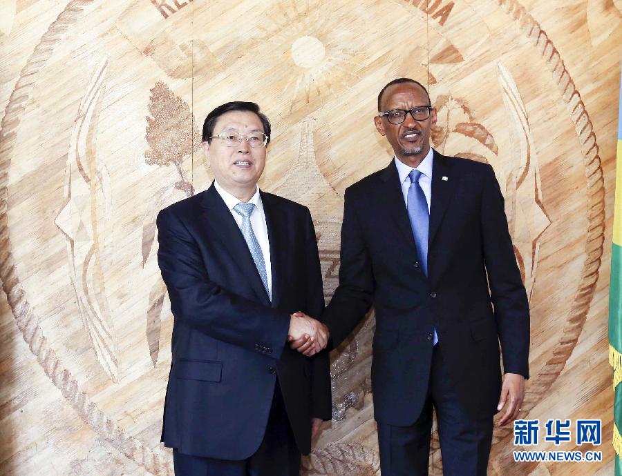 3月22日至23日，全國人大常委會(huì)委員長張德江對盧旺達(dá)進(jìn)行正式友好訪問。這是3月23日，張德江在盧旺達(dá)首都基加利會(huì)見盧旺達(dá)總統(tǒng)卡加梅。新華社記者 丁林 攝