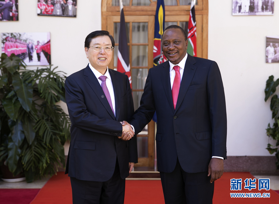 3月23日至26日，全國人大常委會委員長張德江對肯尼亞進行正式友好訪問。這是3月24日，張德江在肯尼亞首都內(nèi)羅畢會見肯尼亞總統(tǒng)肯雅塔。 新華社記者馬占成攝