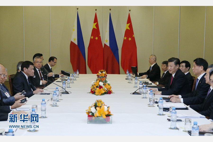 11月19日，國家主席習(xí)近平在利馬會(huì)見菲律賓總統(tǒng)杜特爾特。新華社記者 鞠鵬 攝