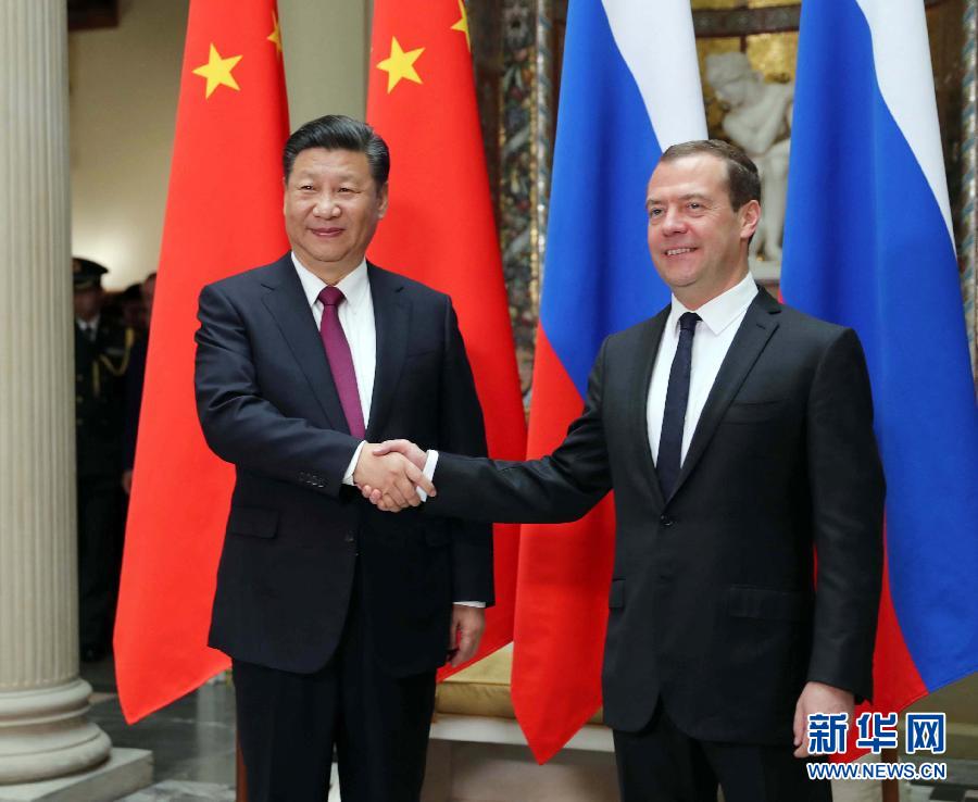 7月4日，國(guó)家主席習(xí)近平在莫斯科會(huì)見(jiàn)俄羅斯總理梅德韋杰夫。新華社記者 劉衛(wèi)兵 攝