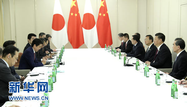 7月8日，國(guó)家主席習(xí)近平應(yīng)約在漢堡會(huì)見(jiàn)日本首相安倍晉三。新華社記者 馬占成 攝