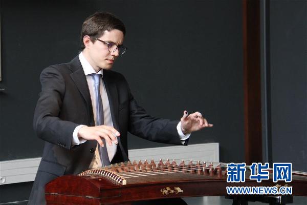 (國際·圖文互動(dòng))(2)漢語架起溝通橋——記法國賽區(qū)世界大學(xué)生中文比賽