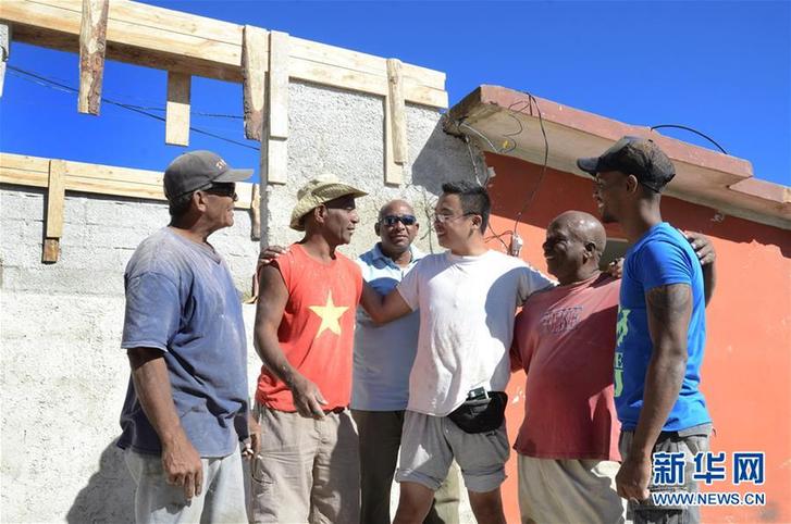 （國(guó)際&middot;圖文互動(dòng)）（1）哈瓦那龍卷風(fēng)災(zāi)區(qū)來了個(gè)&ldquo;中國(guó)人&rdquo;