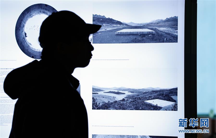 (國際·圖文互動)(2)通訊:敲響半島和平鐘聲——走訪韓朝非軍事區(qū)首爾藝術(shù)展