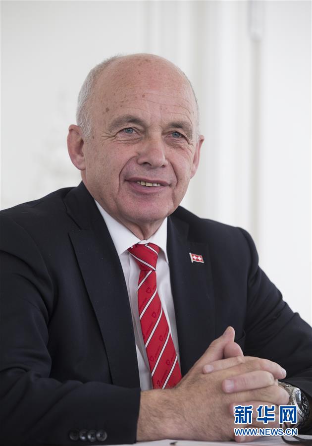 （國(guó)際&middot;&ldquo;一帶一路&rdquo;高峰論壇&middot;圖文互動(dòng)）（1）高端訪談：&ldquo;一帶一路&rdquo;倡議將為全球經(jīng)濟(jì)發(fā)展和民眾福祉帶來(lái)益處&mdash;&mdash;訪瑞士聯(lián)邦主席毛雷爾