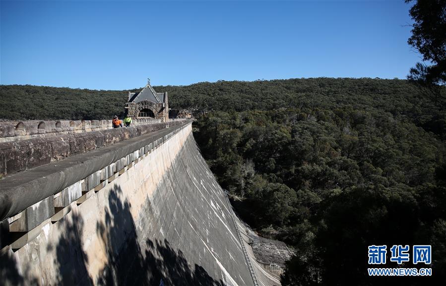 (國(guó)際)(2)悉尼因降雨缺少開(kāi)始實(shí)行“限水令”