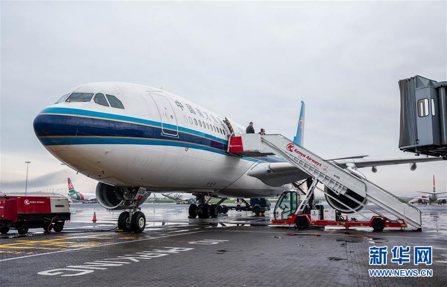 (國(guó)際·圖文互動(dòng))(4)“空中走廊”搭起中非交往“連心橋”