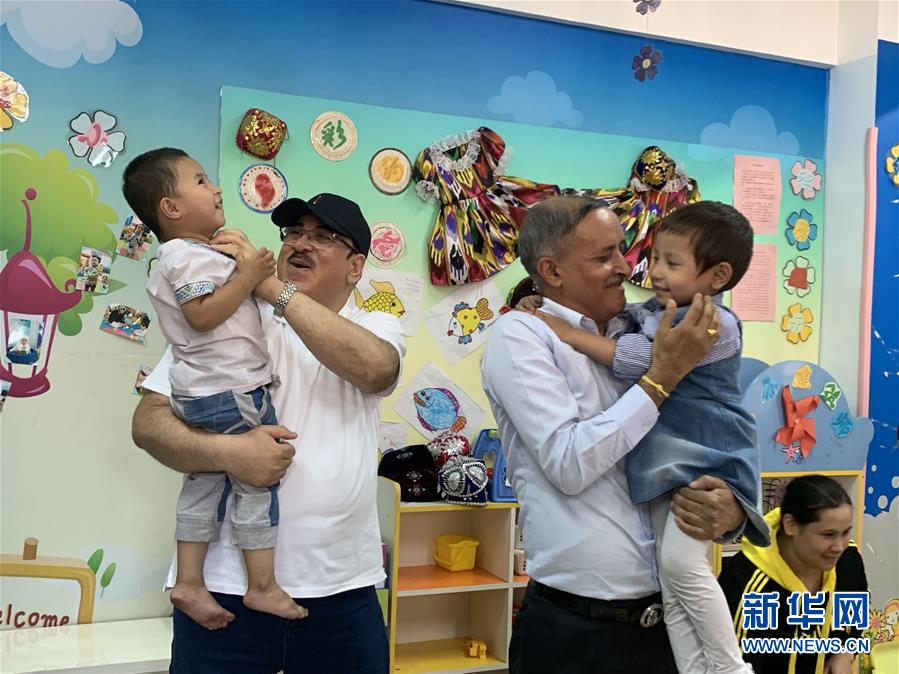 （圖文互動）（3）多國駐華使節(jié)參訪新疆：中國反恐、去極端化經(jīng)驗值得學(xué)習(xí)借鑒