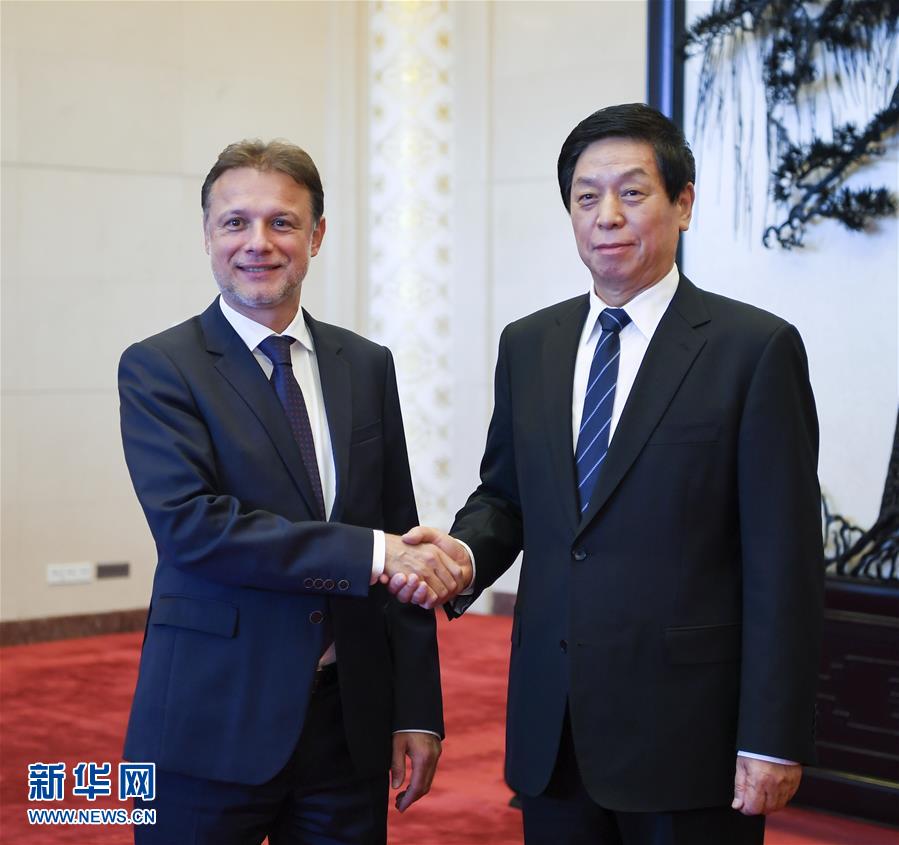 （時(shí)政）栗戰(zhàn)書會(huì)見(jiàn)克羅地亞議長(zhǎng)揚(yáng)德羅科維奇